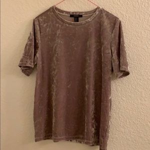 Woman’s short sleeve velvet shirt
